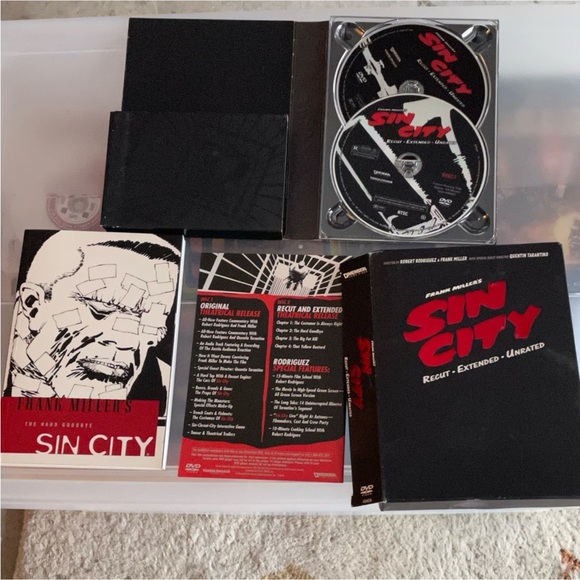 Sin City DVD Frank Miller. Everything included. Discs in excellent condition. - Picture 1 of 6